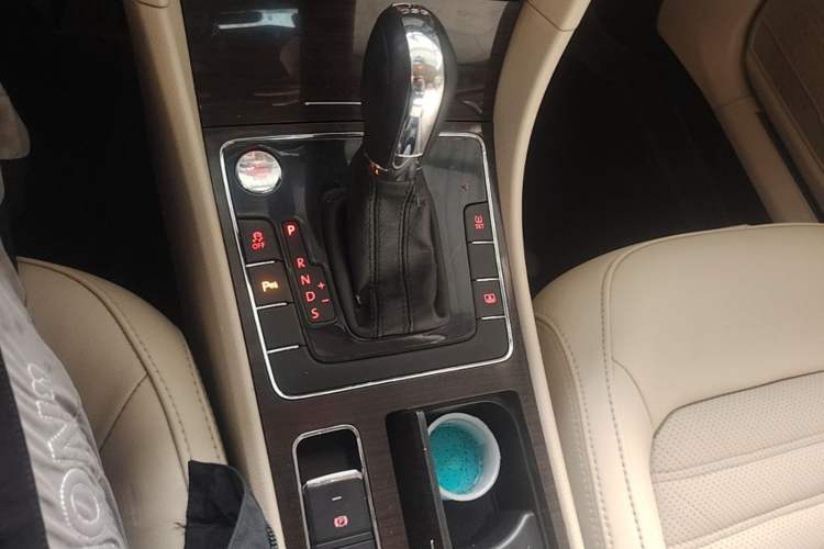 Used Volkswagen Passat 2013 1.8TSI DSG Prestige Edition Gear Lever