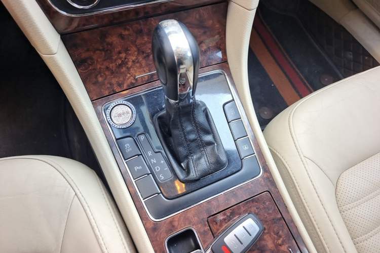 Used Volkswagen Passat 2013 1.8TSI DSG Prestige Edition Gear Lever