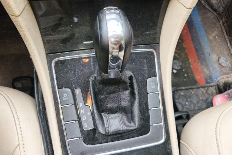 Used Volkswagen Passat 2013 1.8TSI DSG Government Procurement Edition Gear Lever