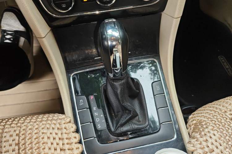 Used Volkswagen Passat 2013 1.4 TSI DSG Prestige Edition Gear Lever