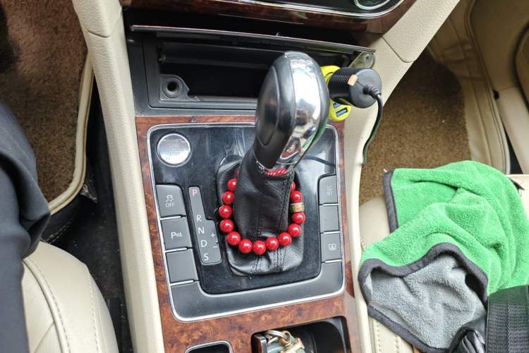 Used Volkswagen Passat 2013 1.8TSI DSG Prestige Edition Gear Lever