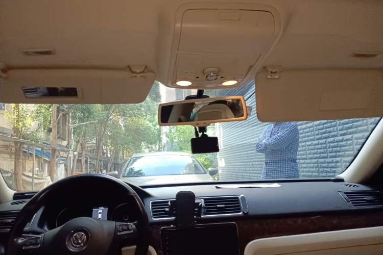 Used Volkswagen Passat 2013 1.8TSI DSG Ultimate Edition Headliner