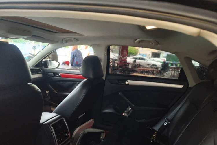 Used Volkswagen Passat 2013 1.8TSI DSG Prestige Edition Headliner