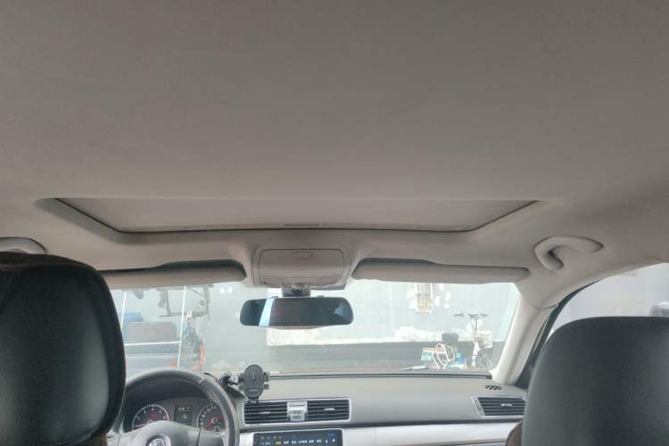 Used Volkswagen Passat 2013 1.8TSI DSG Prestige Edition Headliner