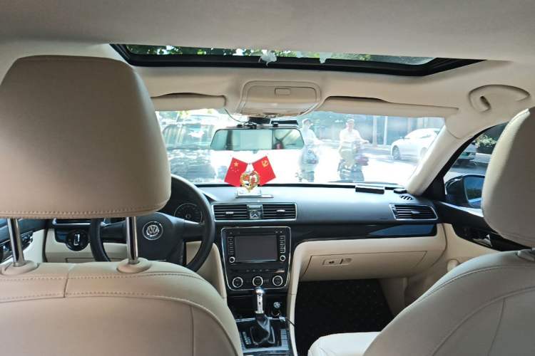 Used Volkswagen Passat 2013 1.8TSI DSG Prestige Edition Headliner