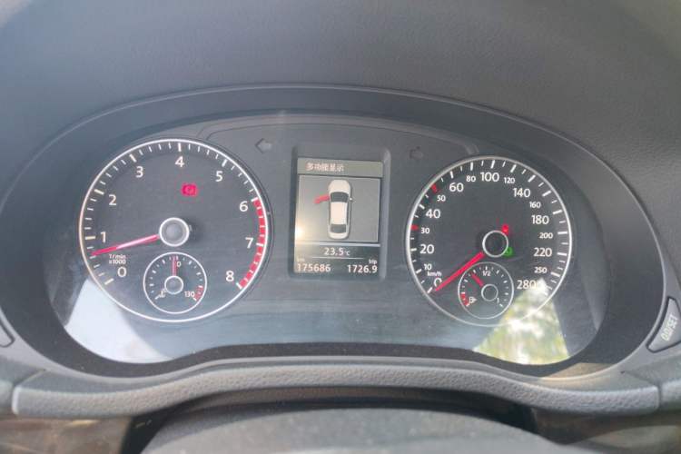 Used Volkswagen Passat 2013 3.0L V6 DSG Flagship Edition Instrument Cluster