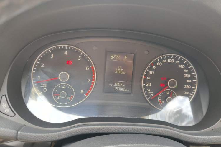 Used Volkswagen Passat 2013 1.8TSI DSG Prestige Edition Instrument Cluster