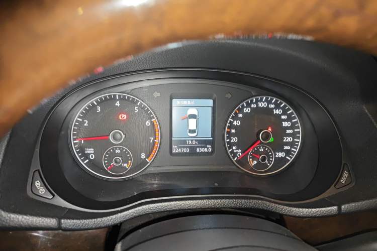 Used Volkswagen Passat 2013 3.0L V6 DSG Flagship Edition Instrument Cluster