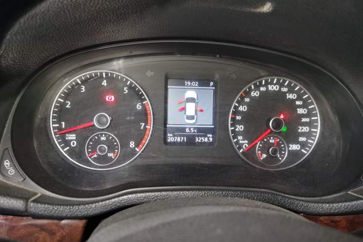 Used Volkswagen Passat 2013 1.8TSI DSG Prestige Edition Instrument Cluster