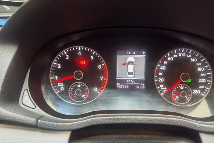 Used Volkswagen Passat 2013 1.8TSI DSG Prestige Edition Instrument Cluster