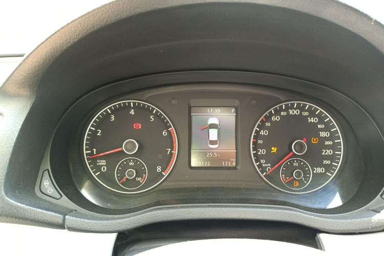 Used Volkswagen Passat 2013 1.8TSI DSG Prestige Edition Instrument Cluster