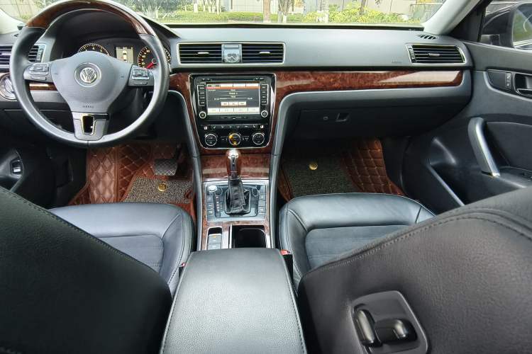 Used Volkswagen Passat 2013 2.0 TSI DSG Ultimate Edition Interior 3