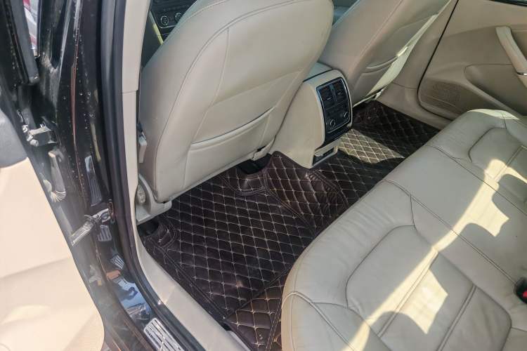 Used Volkswagen Passat 2013 1.8TSI DSG Prestige Edition Interior 4