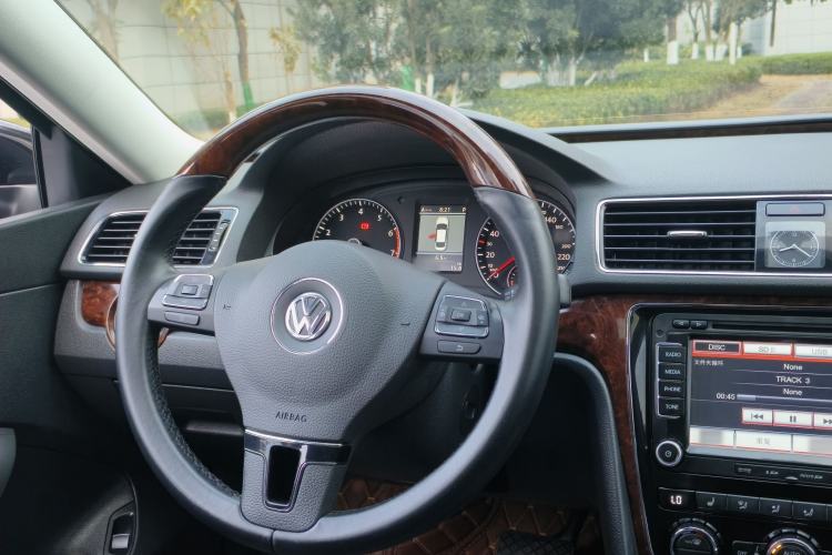 Used Volkswagen Passat 2013 2.0 TSI DSG Ultimate Edition Interior 4