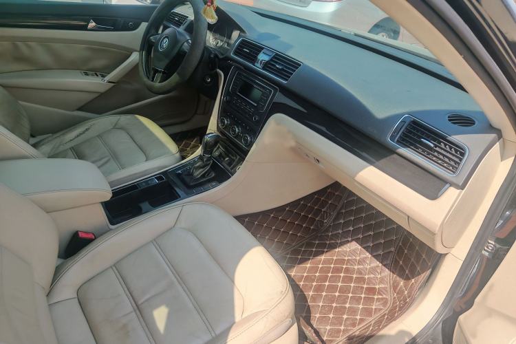 Used Volkswagen Passat 2013 1.8TSI DSG Prestige Edition Interior 7