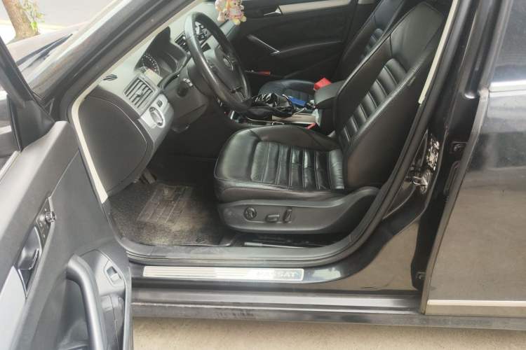 Used Volkswagen Passat 2013 1.8TSI DSG Prestige Edition Left Front Seat