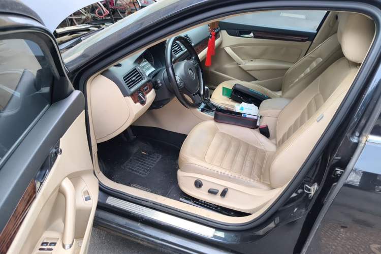 Used Volkswagen Passat 2013 1.8TSI DSG Prestige Edition Left Front Seat