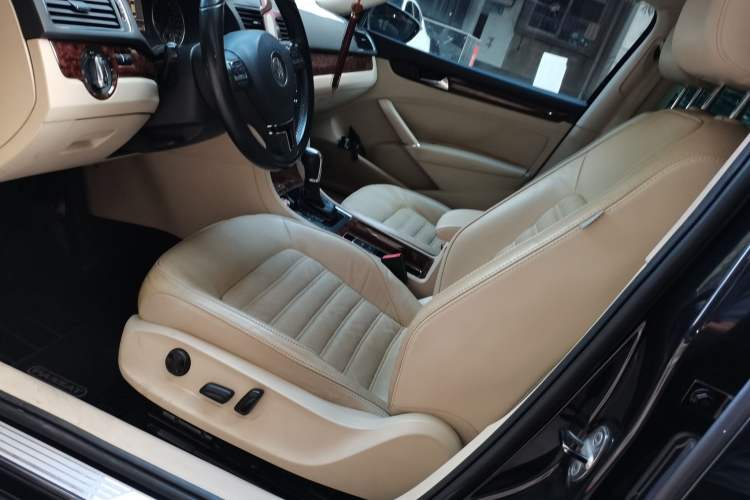Used Volkswagen Passat 2013 1.8TSI DSG Prestige Edition Left Front Seat