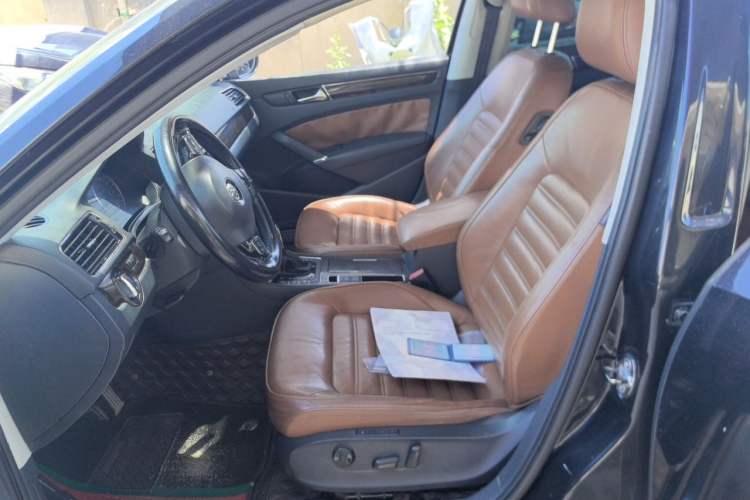 Used Volkswagen Passat 2013 3.0L V6 DSG Flagship Edition Left Front Seat