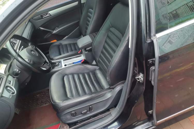 Used Volkswagen Passat 2013 1.8TSI DSG Prestige Edition Left Front Seat
