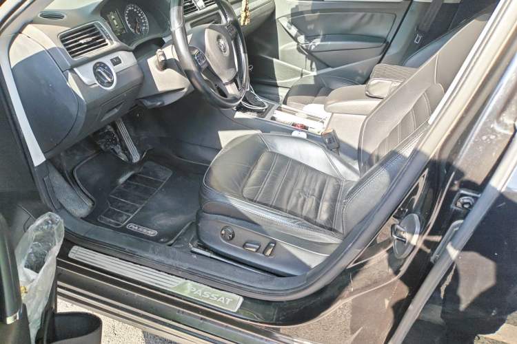 Used Volkswagen Passat 2013 2.0 TSI DSG Prestige Edition Left Front Seat