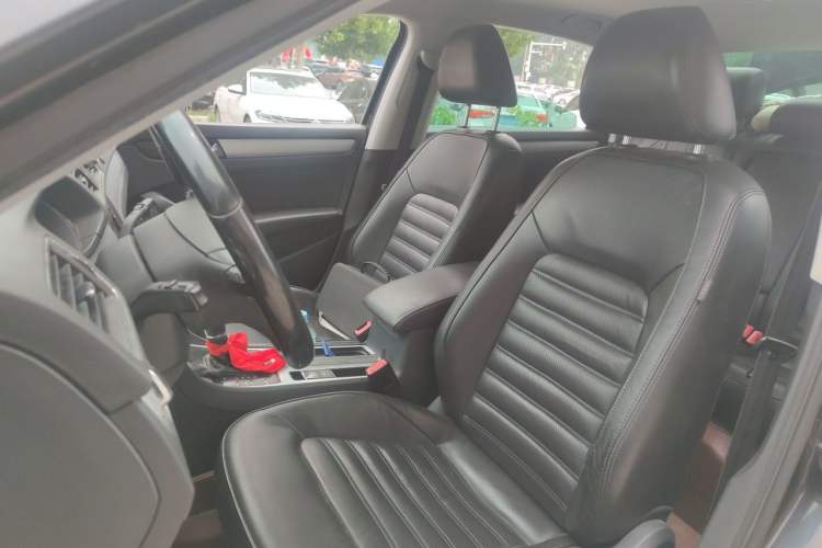 Used Volkswagen Passat 2013 1.8TSI DSG Prestige Edition Left Front Seat