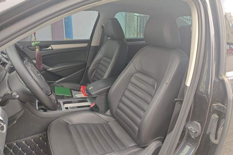 Used Volkswagen Passat 2013 2.0 TSI DSG Prestige Edition Left Front Seat