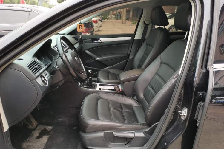 Used Volkswagen Passat 2013 1.4TSI Manual Prestige Edition Left Front Seat