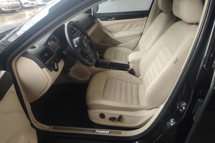 Used Volkswagen Passat 2013 1.8TSI DSG Prestige Edition Left Front Seat