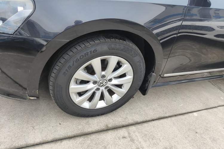 Used Volkswagen Passat 2013 1.8TSI DSG Prestige Edition Left Front Wheel Hub