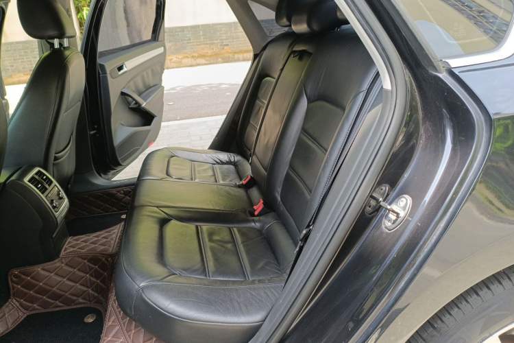 Used Volkswagen Passat 2013 1.8TSI DSG Prestige Edition Left Rear Seat