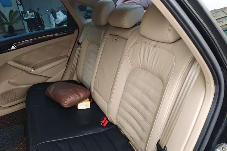 Used Volkswagen Passat 2013 1.8TSI DSG Ultimate Edition Left Rear Seat