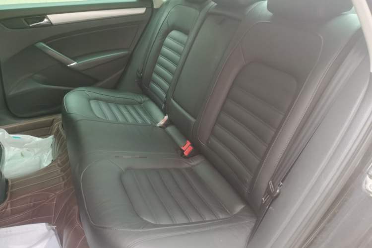 Used Volkswagen Passat 2013 1.8TSI DSG Prestige Edition Left Rear Seat