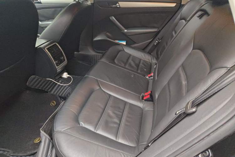 Used Volkswagen Passat 2013 1.8TSI DSG Prestige Edition Left Rear Seat