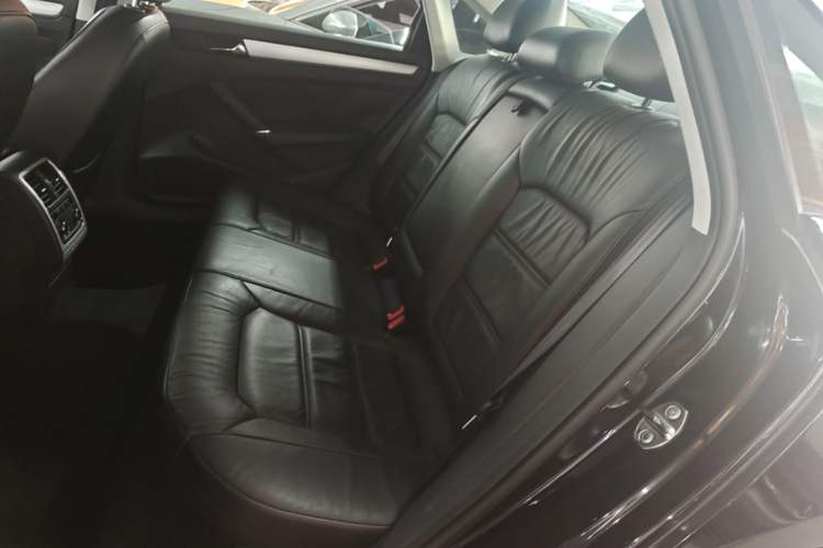Used Volkswagen Passat 2013 1.8TSI DSG Prestige Edition Left Rear Seat