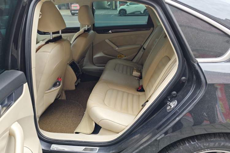 Used Volkswagen Passat 2013 1.8TSI DSG Prestige Edition Left Rear Seat