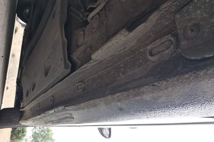 Used Volkswagen Passat 2013 1.4TSI Manual Prestige Edition Left Side Sill