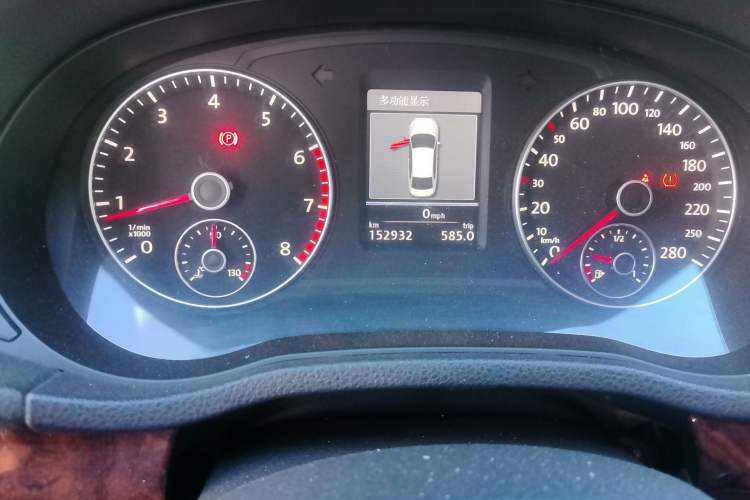Used Volkswagen Passat 2013 1.8TSI DSG Ultimate Edition Odometer Close Up