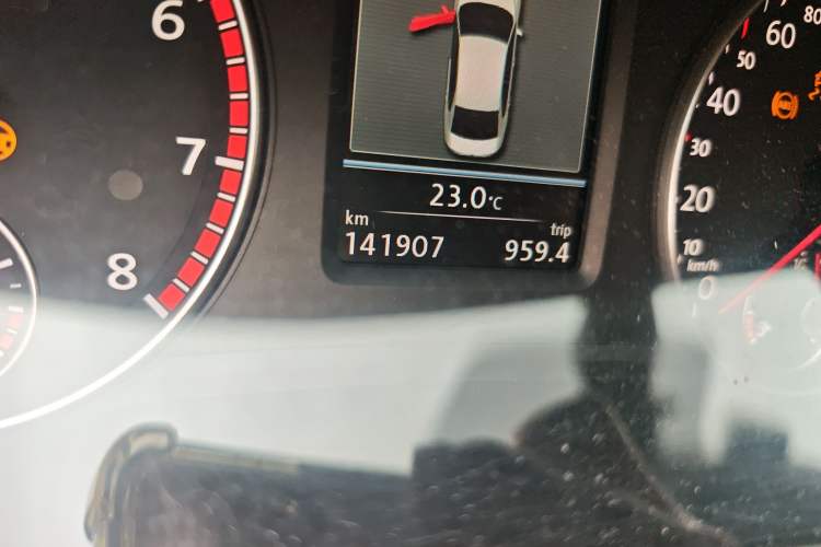 Used Volkswagen Passat 2013 2.0 TSI DSG Prestige Edition Odometer Close Up