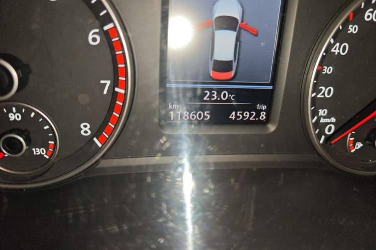 Used Volkswagen Passat 2013 1.8TSI DSG Prestige Edition Odometer Close Up