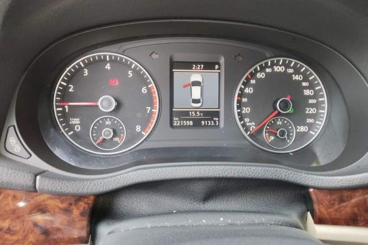 Used Volkswagen Passat 2013 2.0 TSI DSG Prestige Edition Odometer Close Up