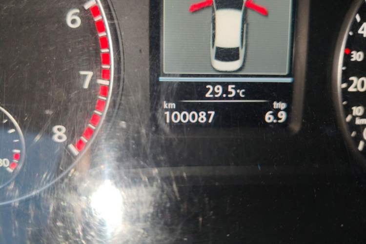 Used Volkswagen Passat 2013 2.0 TSI DSG Prestige Edition Odometer Close Up