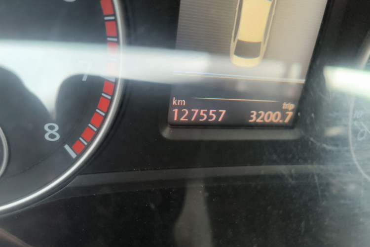 Used Volkswagen Passat 2013 1.8TSI DSG Ultimate Edition Odometer Close Up