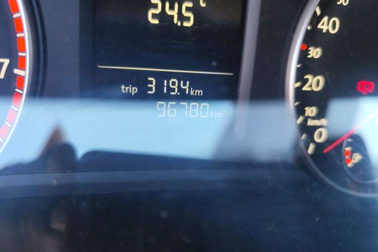 Used Volkswagen Passat 2013 1.8TSI DSG Prestige Edition Odometer Close Up
