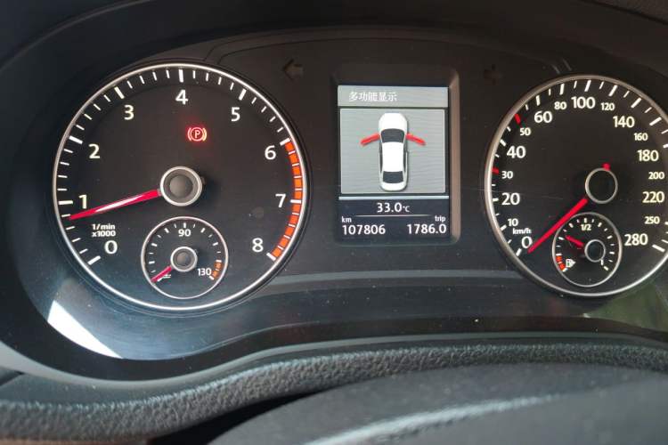 Used Volkswagen Passat 2013 1.8TSI DSG Prestige Edition Odometer Close Up