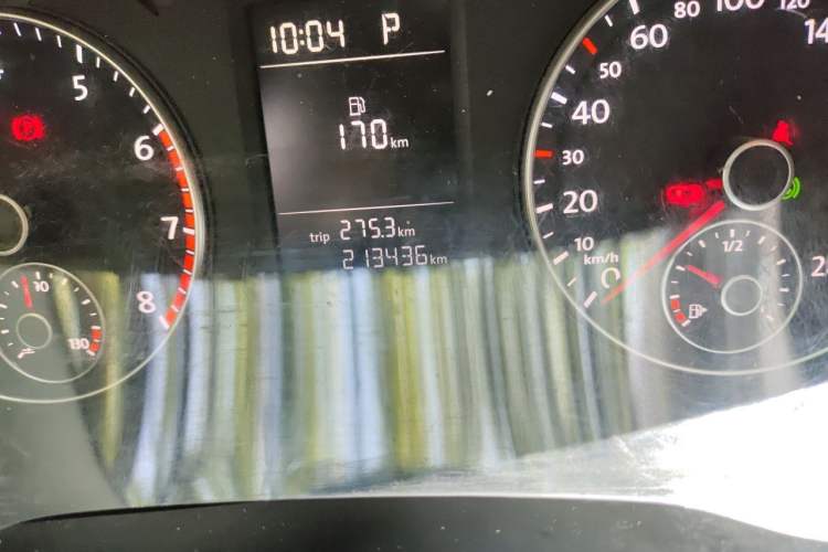 Used Volkswagen Passat 2013 1.8TSI DSG Prestige Edition Odometer Close Up