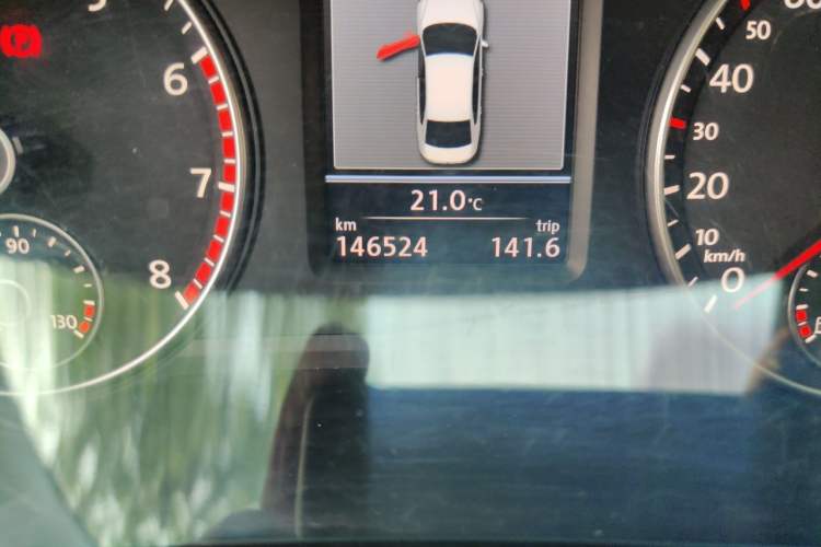 Used Volkswagen Passat 2013 1.8TSI DSG Prestige Edition Odometer Close Up