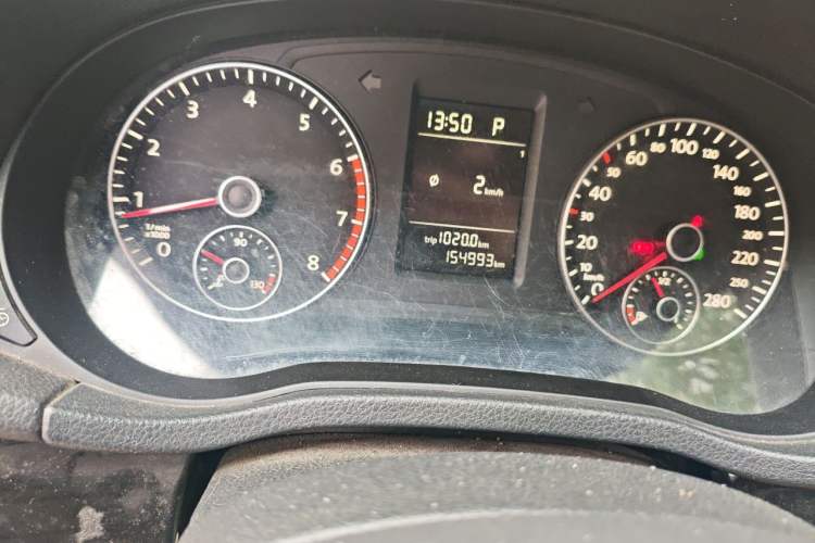 Used Volkswagen Passat 2013 1.8TSI DSG Prestige Edition Odometer Close Up