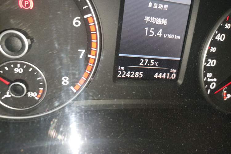 Used Volkswagen Passat 2013 2.0 TSI DSG Prestige Edition Odometer Close Up