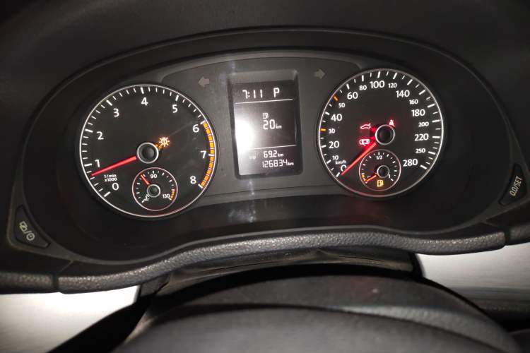 Used Volkswagen Passat 2013 1.4 TSI DSG Prestige Edition Odometer Close Up
